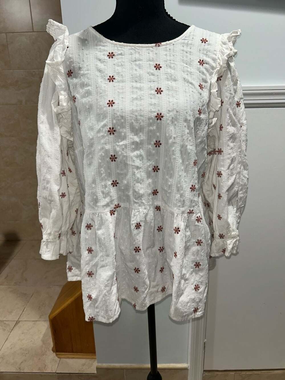 Universal Thread Goods Co. White Long Sleeve Floral Embroidered Peplum Blouse